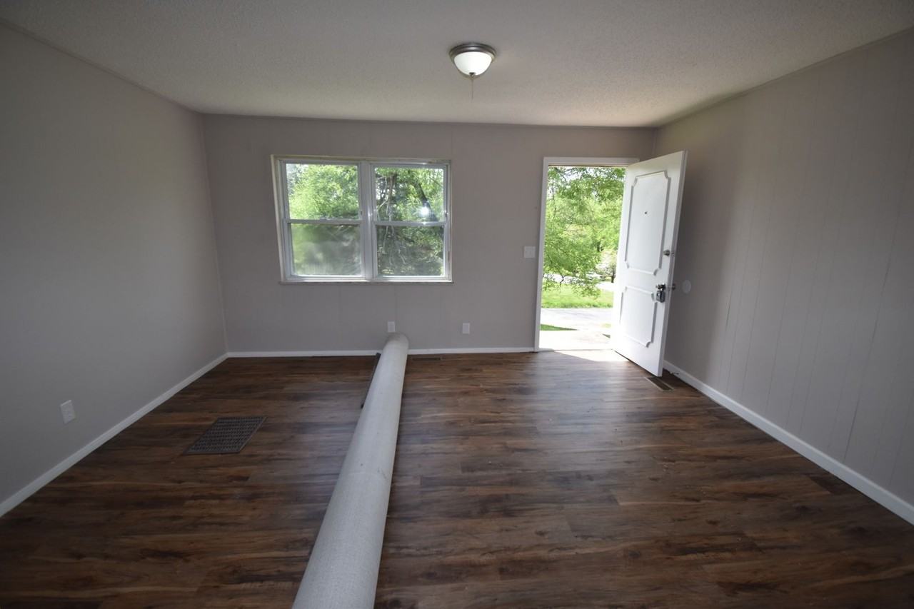 114 Bluegrass Rd - Photo 4 of 23