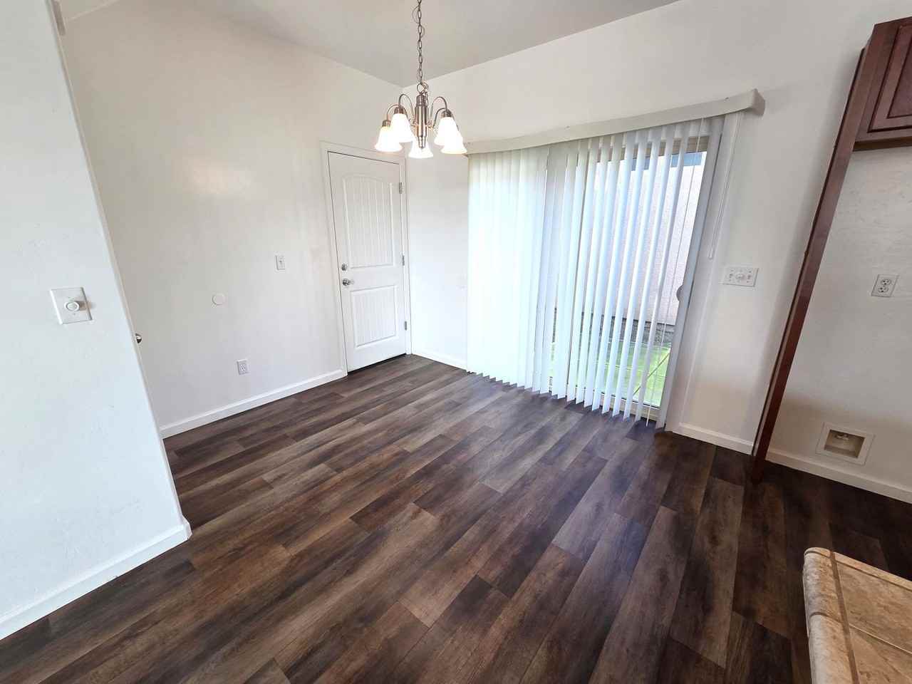 1880 W Roby Ave - Photo 3 of 13