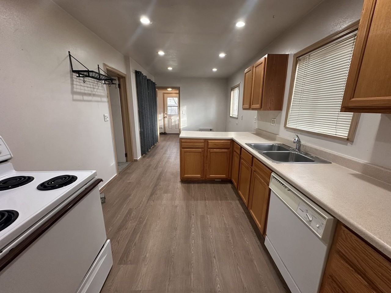 1505 Cornell St - Photo 5 of 13