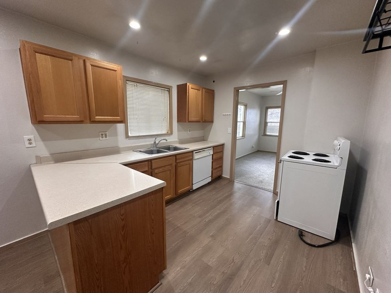 1505 Cornell St - Photo 6 of 13