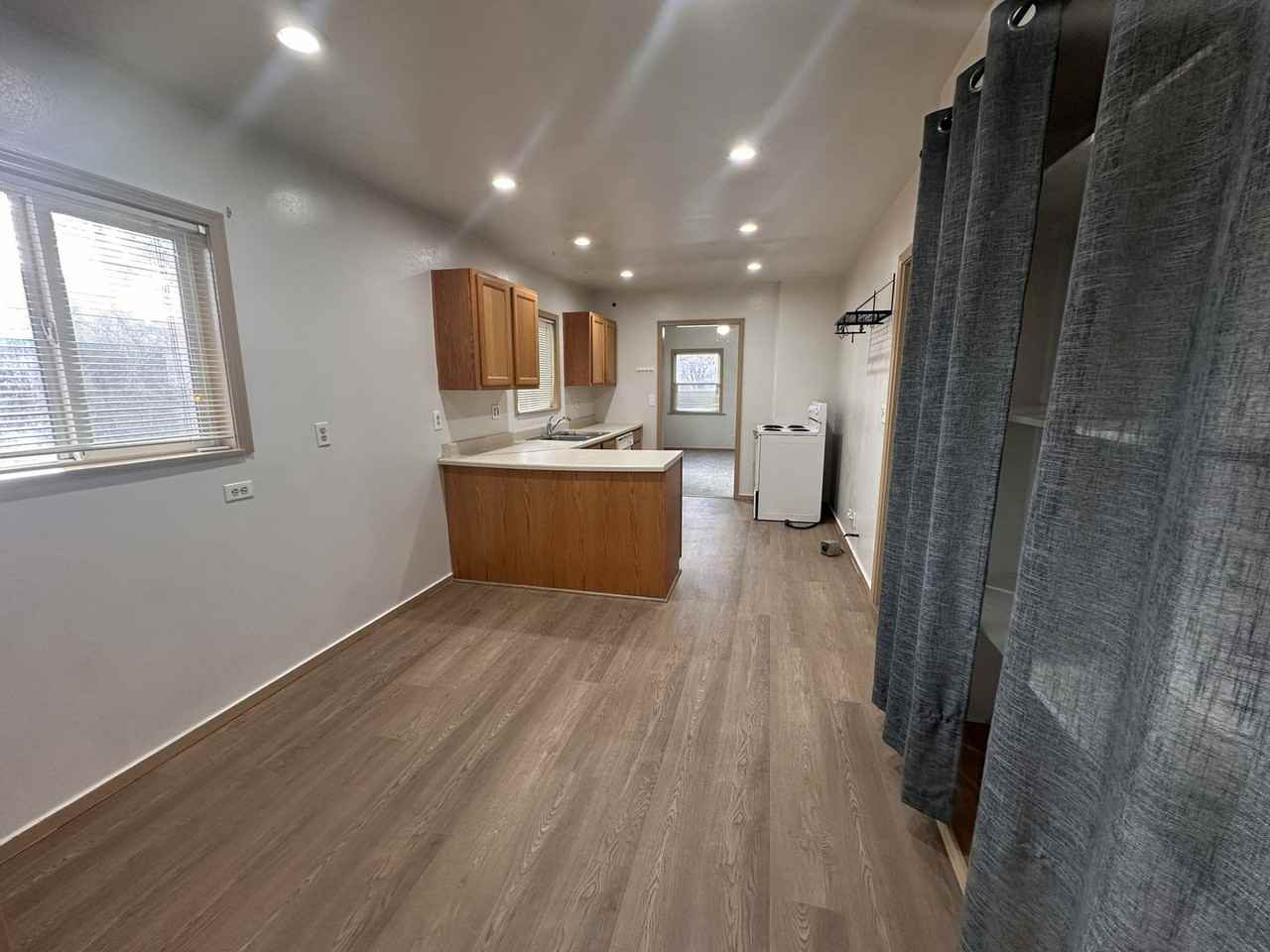 1505 Cornell St - Photo 7 of 13