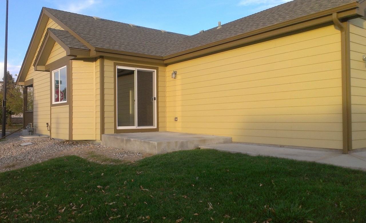 2152 E 11th St - Photo 3 of 3