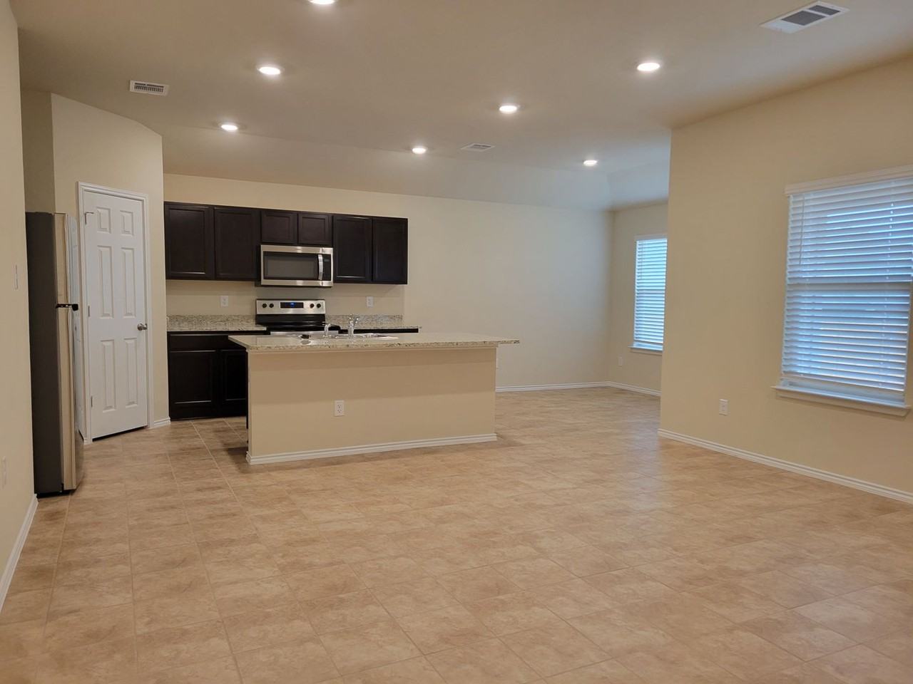 9606 Malkier Dr - Photo 5 of 32