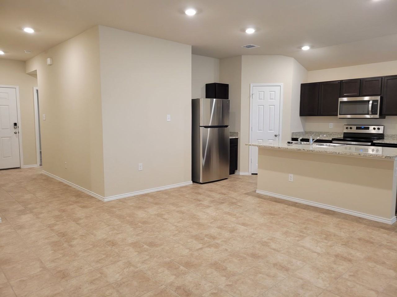 9606 Malkier Dr - Photo 6 of 32