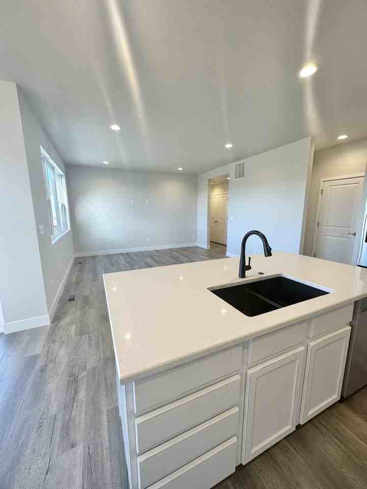 4873 Crivelli Ct - Photo 4 of 24