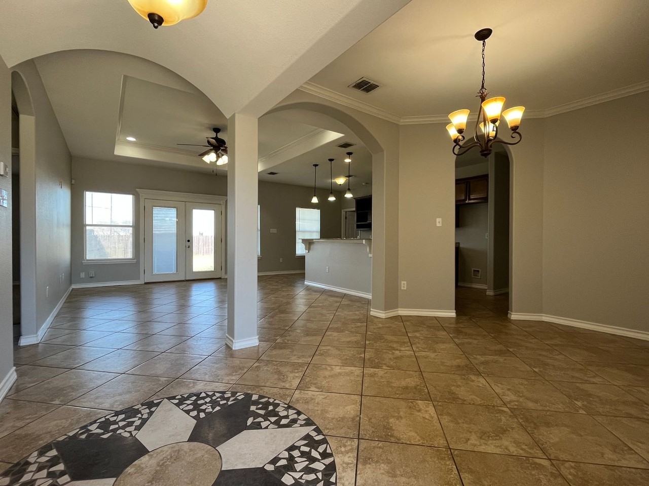 2901 Dante Dr - Photo 2 of 25