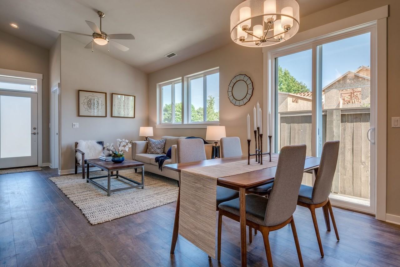 20697 Se Iron Horse Ln - Photo 3 of 11