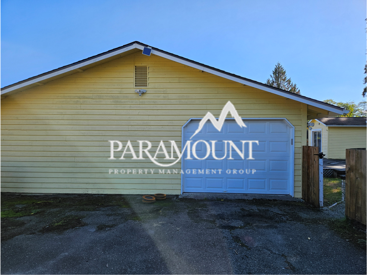 2533 Strassburg St Ne - Photo 3 of 17