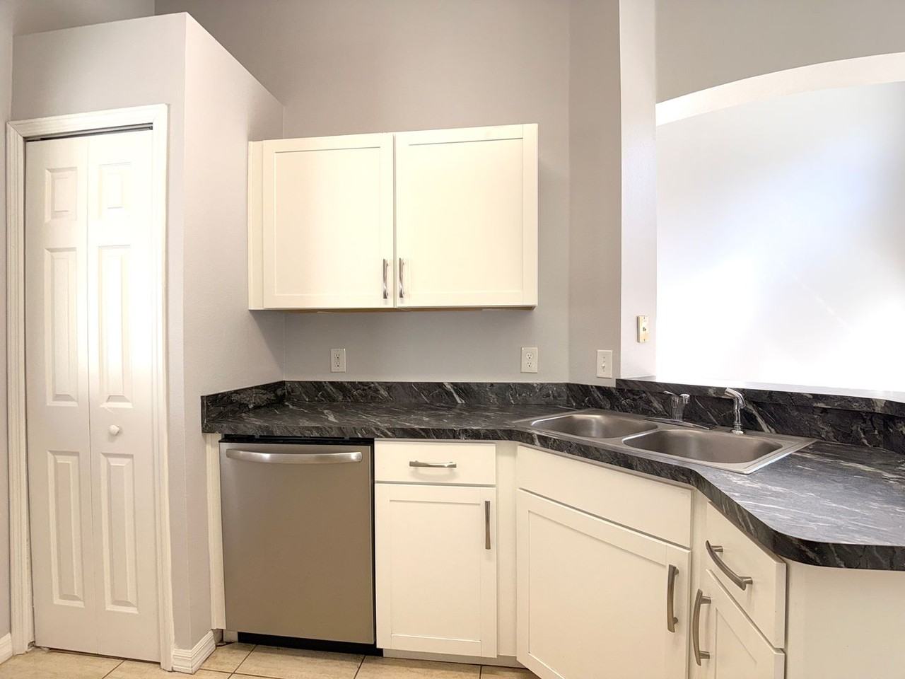 732 Casterton Cir - Photo 6 of 40