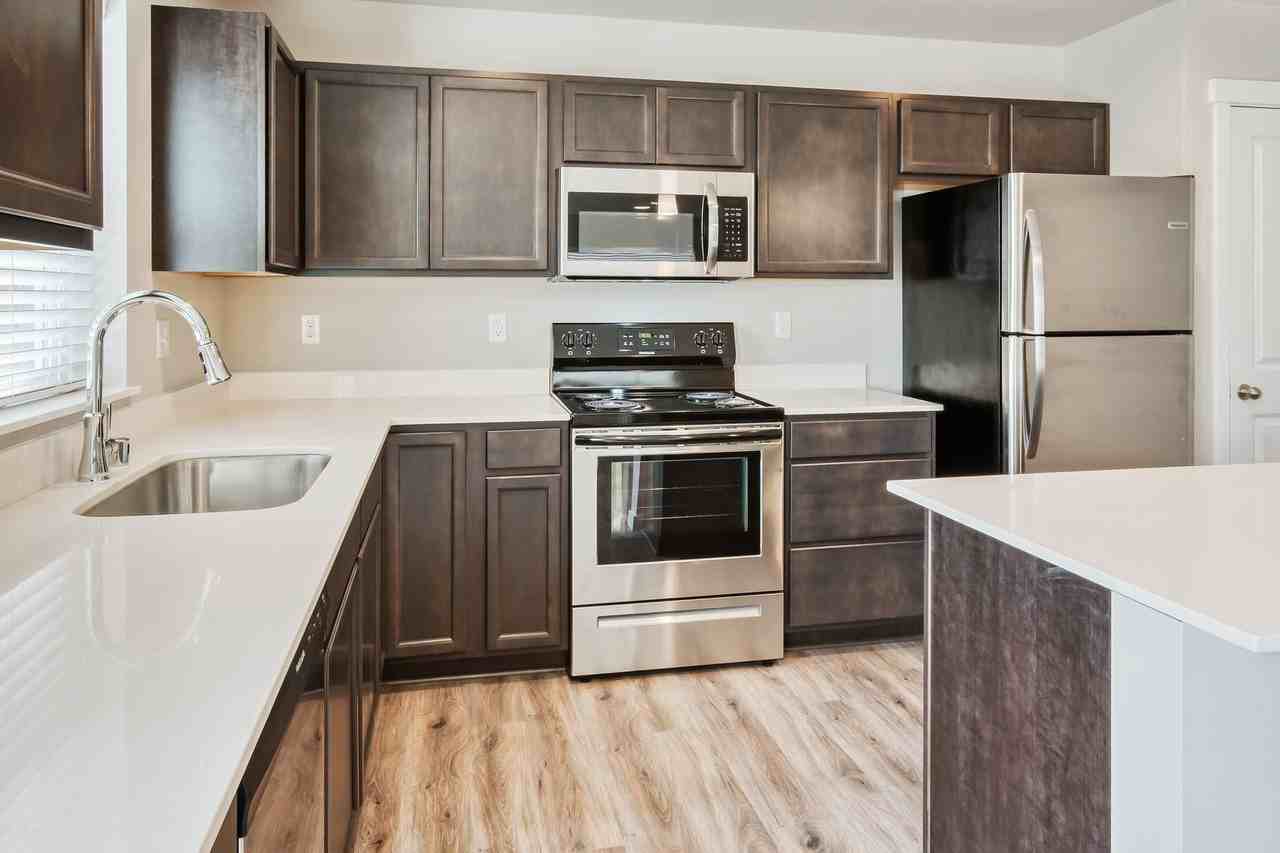 6341 84th Ave Ne - Photo 3 of 19