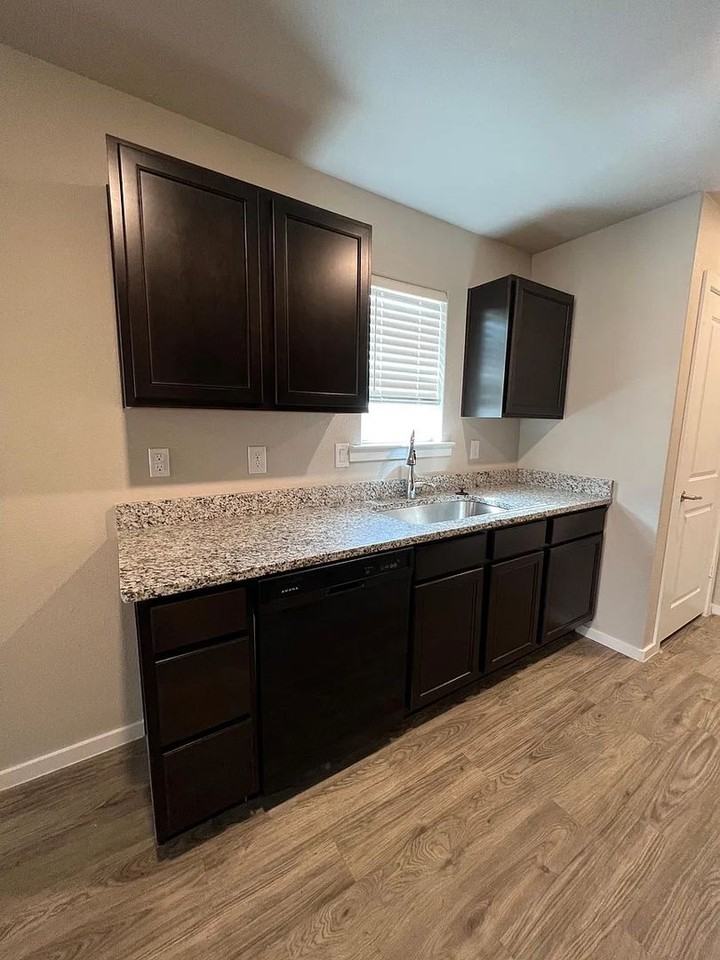 9709 Trenton Ave - Photo 7 of 18