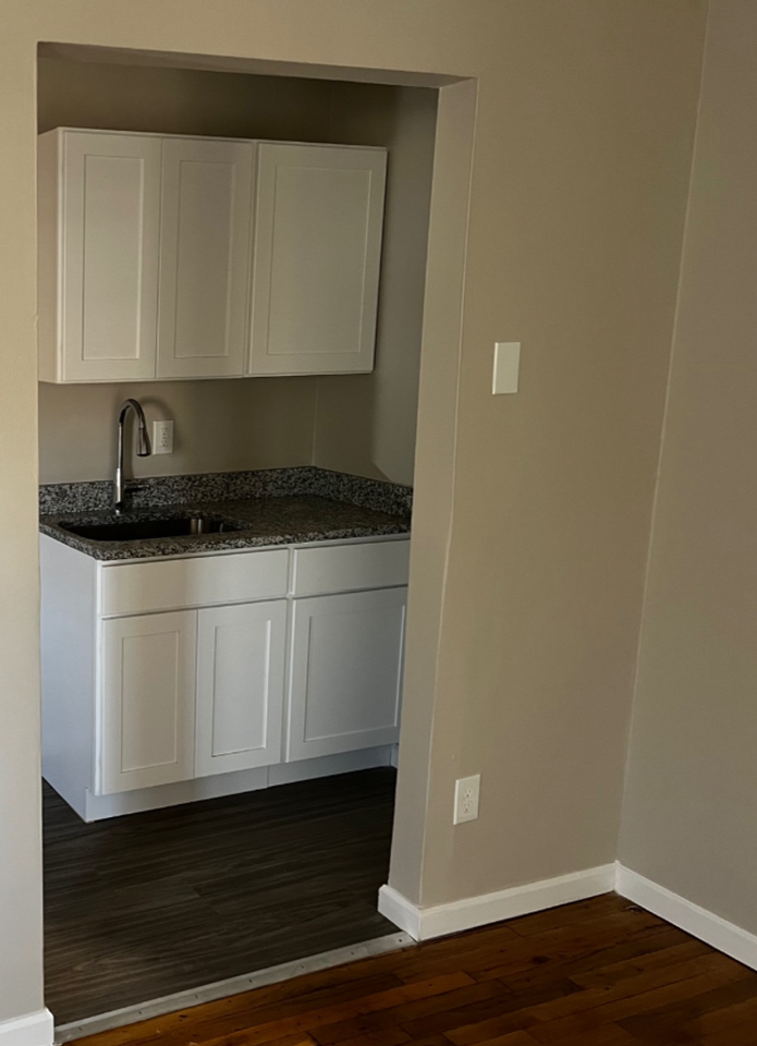 St James Apartments - Photo 6 of 10