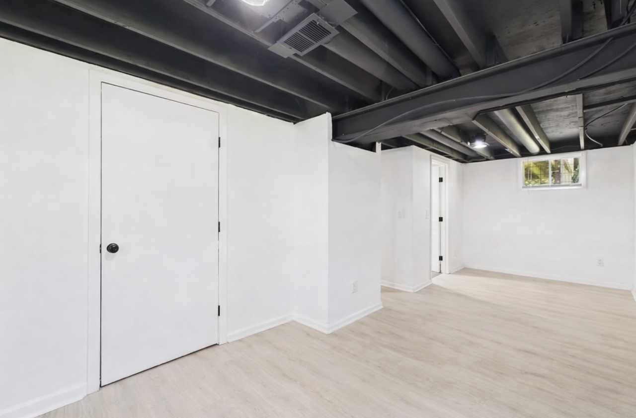 12006 Smalley Ave - Photo 5 of 7