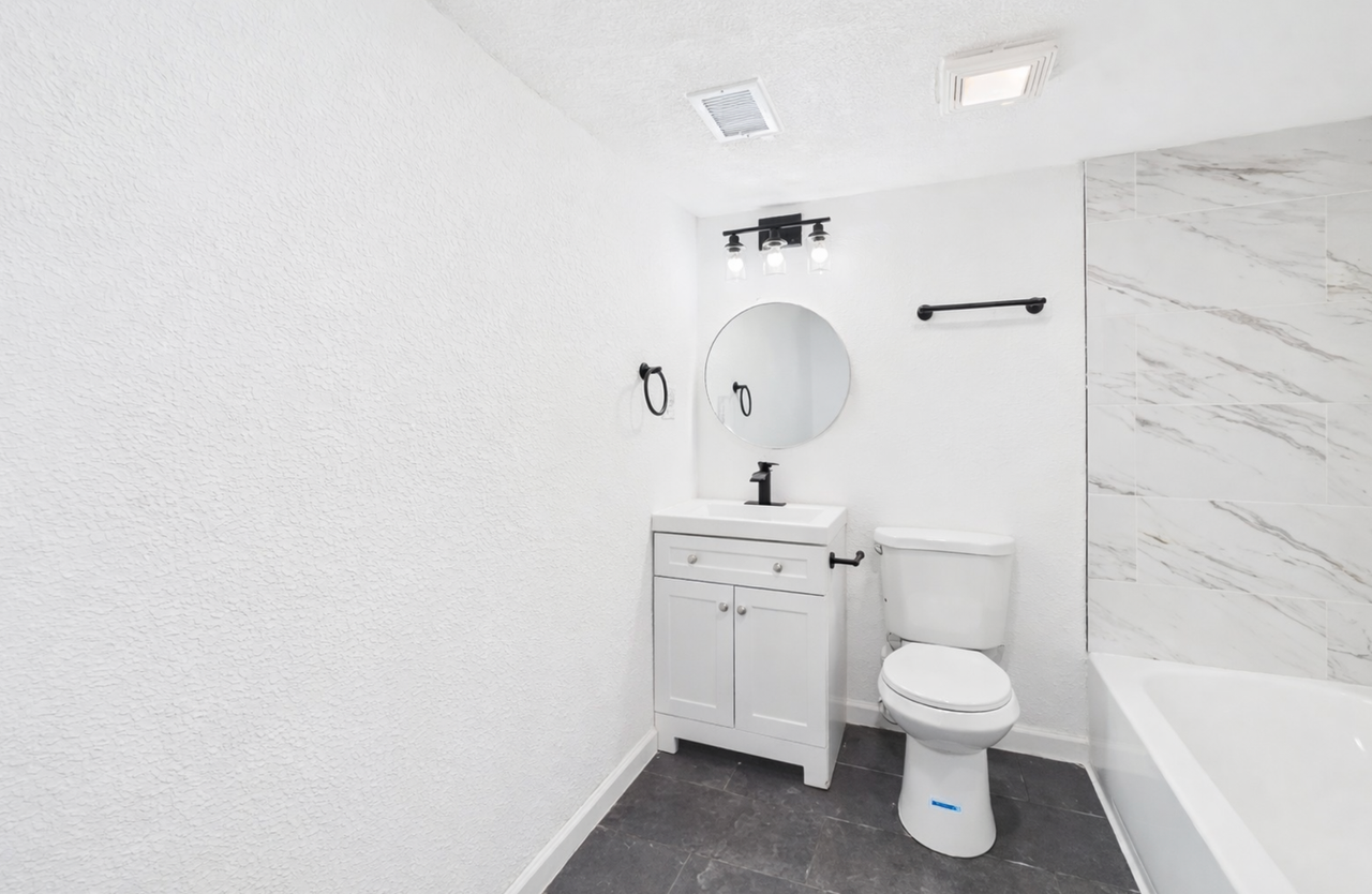 12006 Smalley Ave - Photo 6 of 7