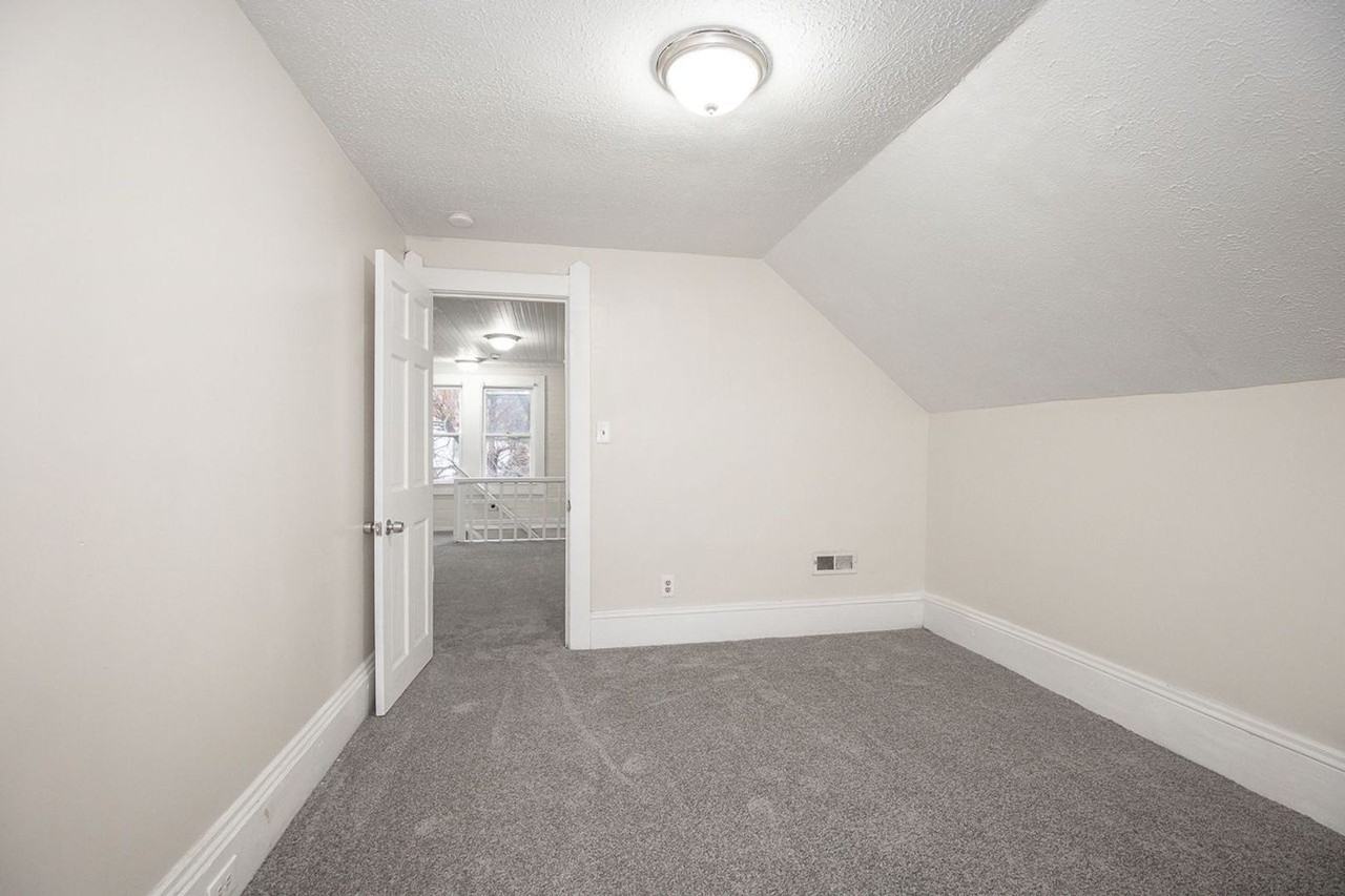 1114 E 77th St - Photo 3 of 33