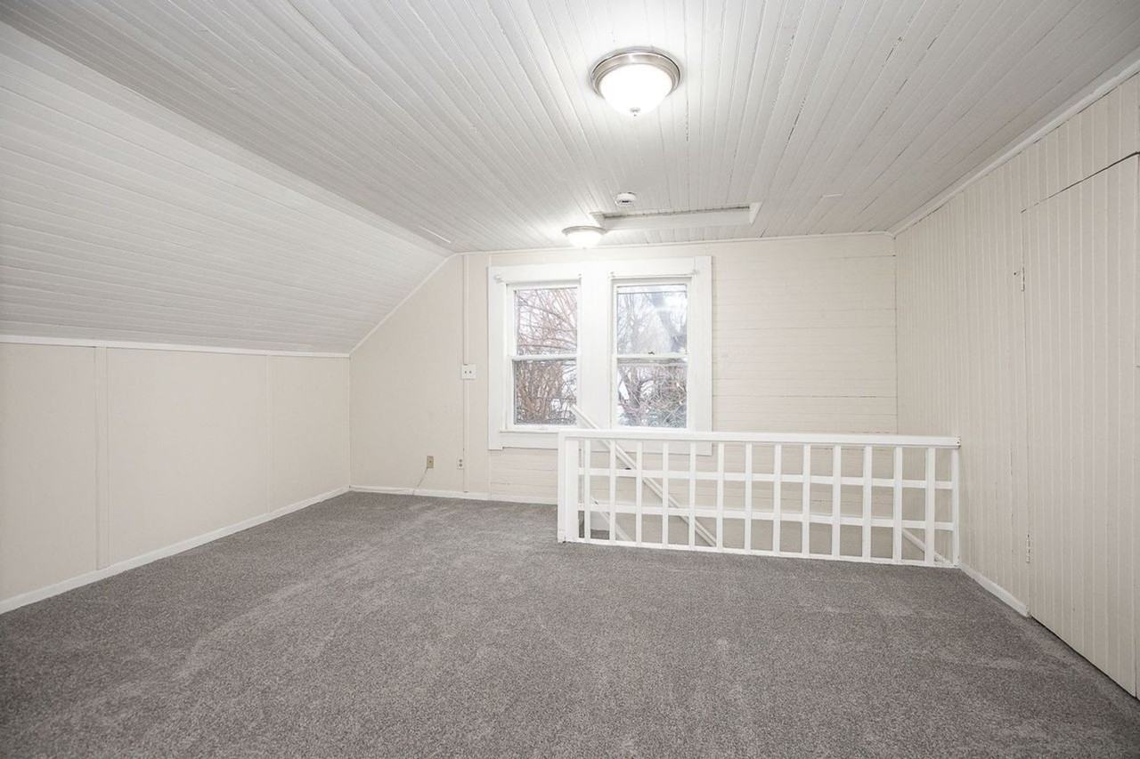 1114 E 77th St - Photo 4 of 33