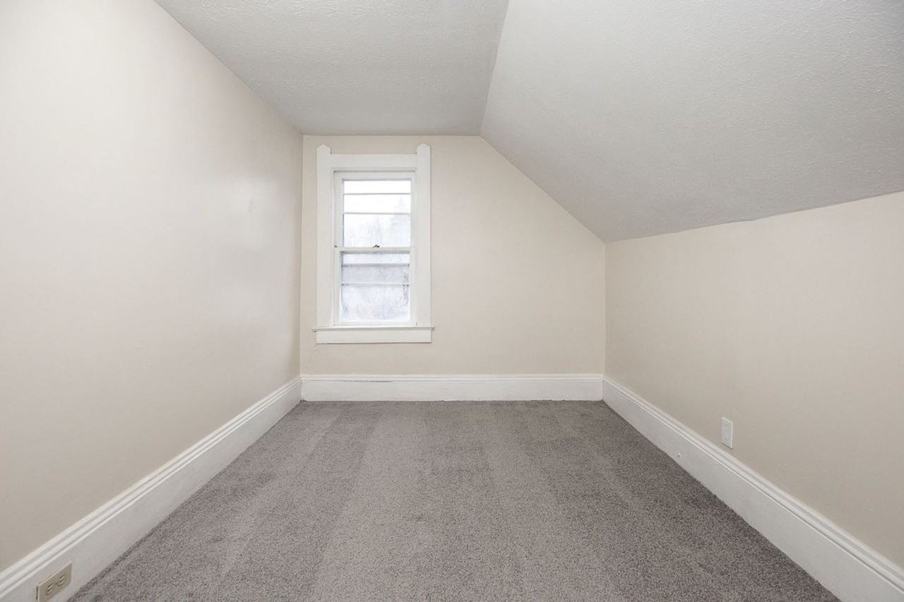 1114 E 77th St - Photo 6 of 33