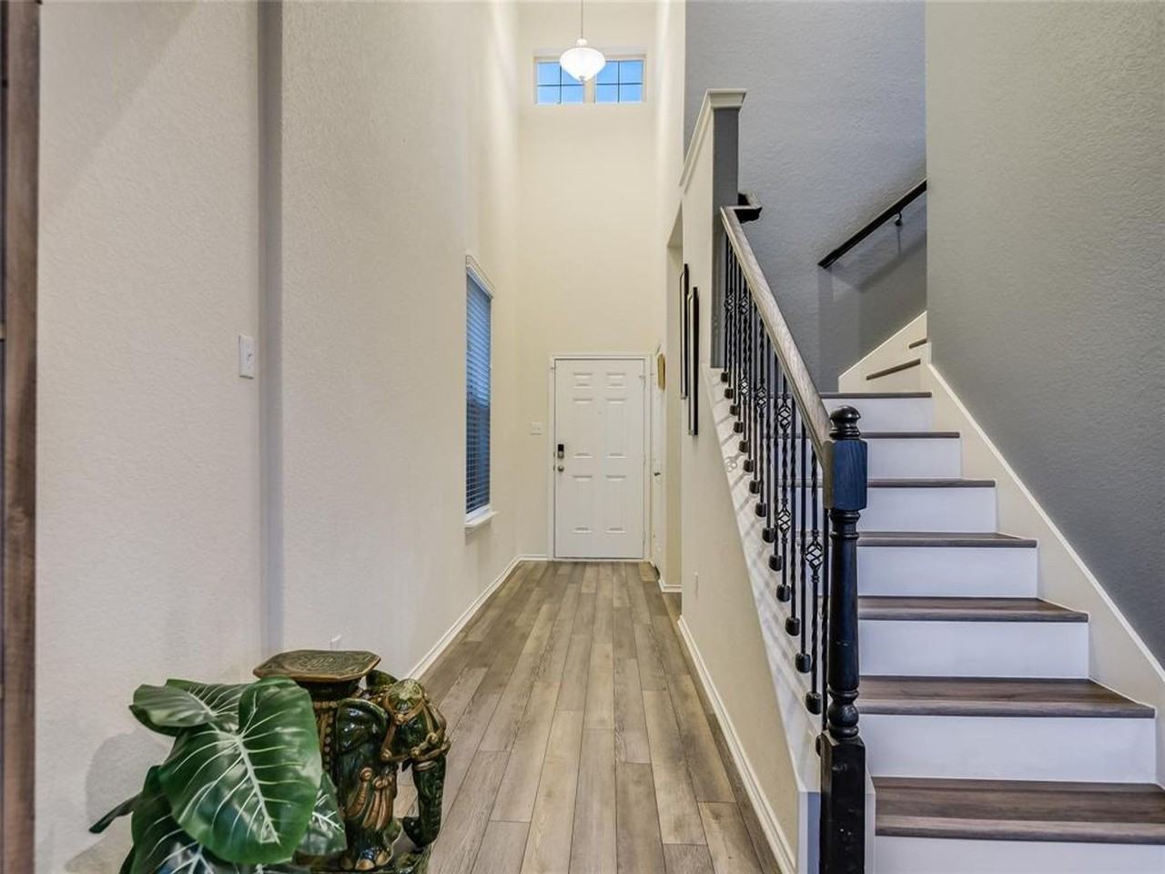 441 Bella Luna Way - Photo 5 of 30