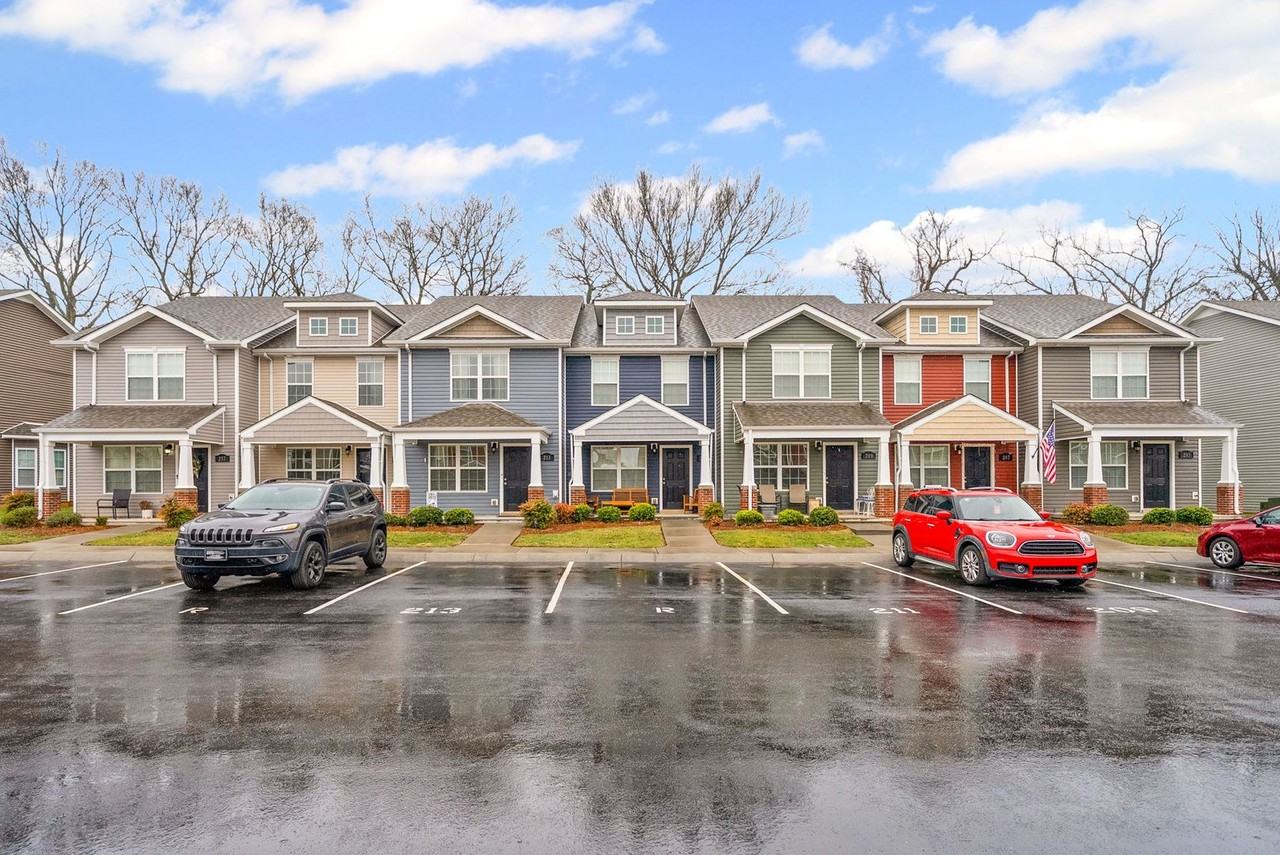 215 Alexander Blvd - Photo 3 of 29