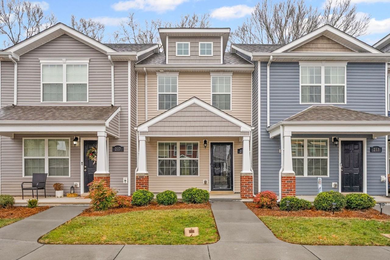 215 Alexander Blvd - Photo 5 of 29