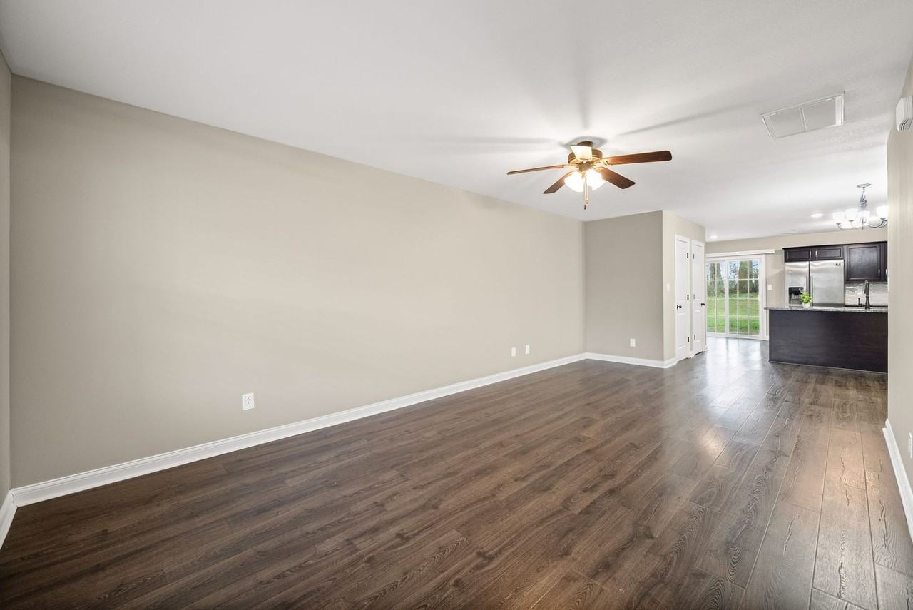 215 Alexander Blvd - Photo 7 of 29