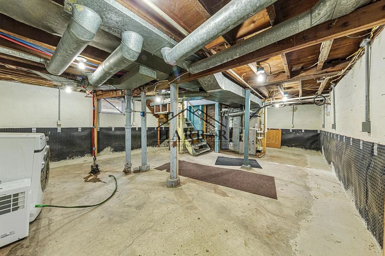 1126 S Newton Ave - Photo 3 of 23