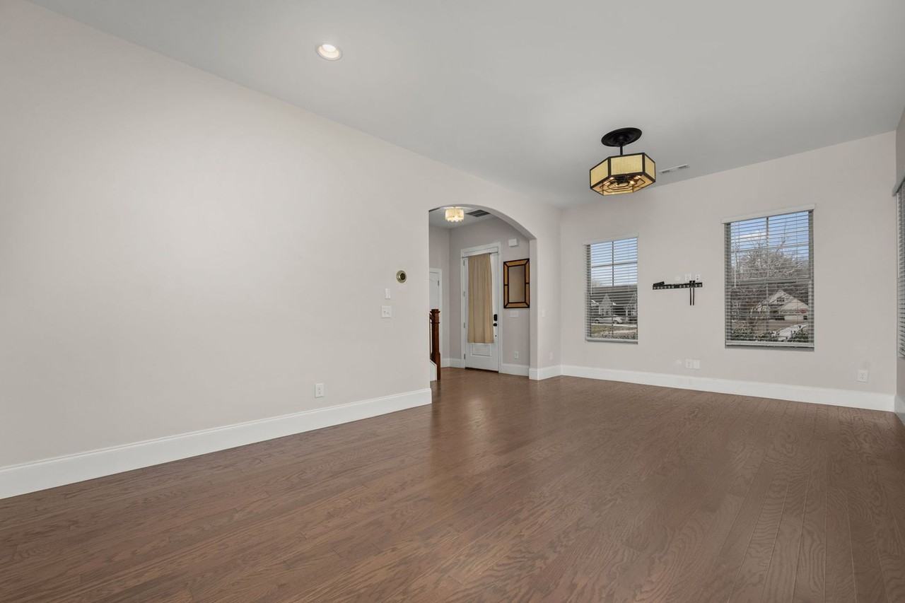 3525 Darrell Dr - Photo 6 of 41