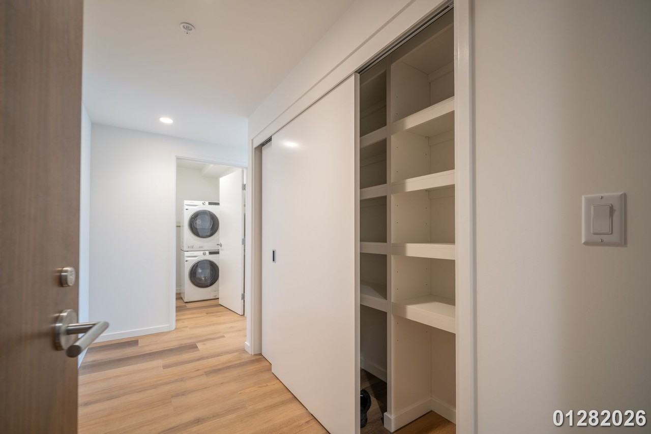 1515 Liona St - Photo 6 of 36