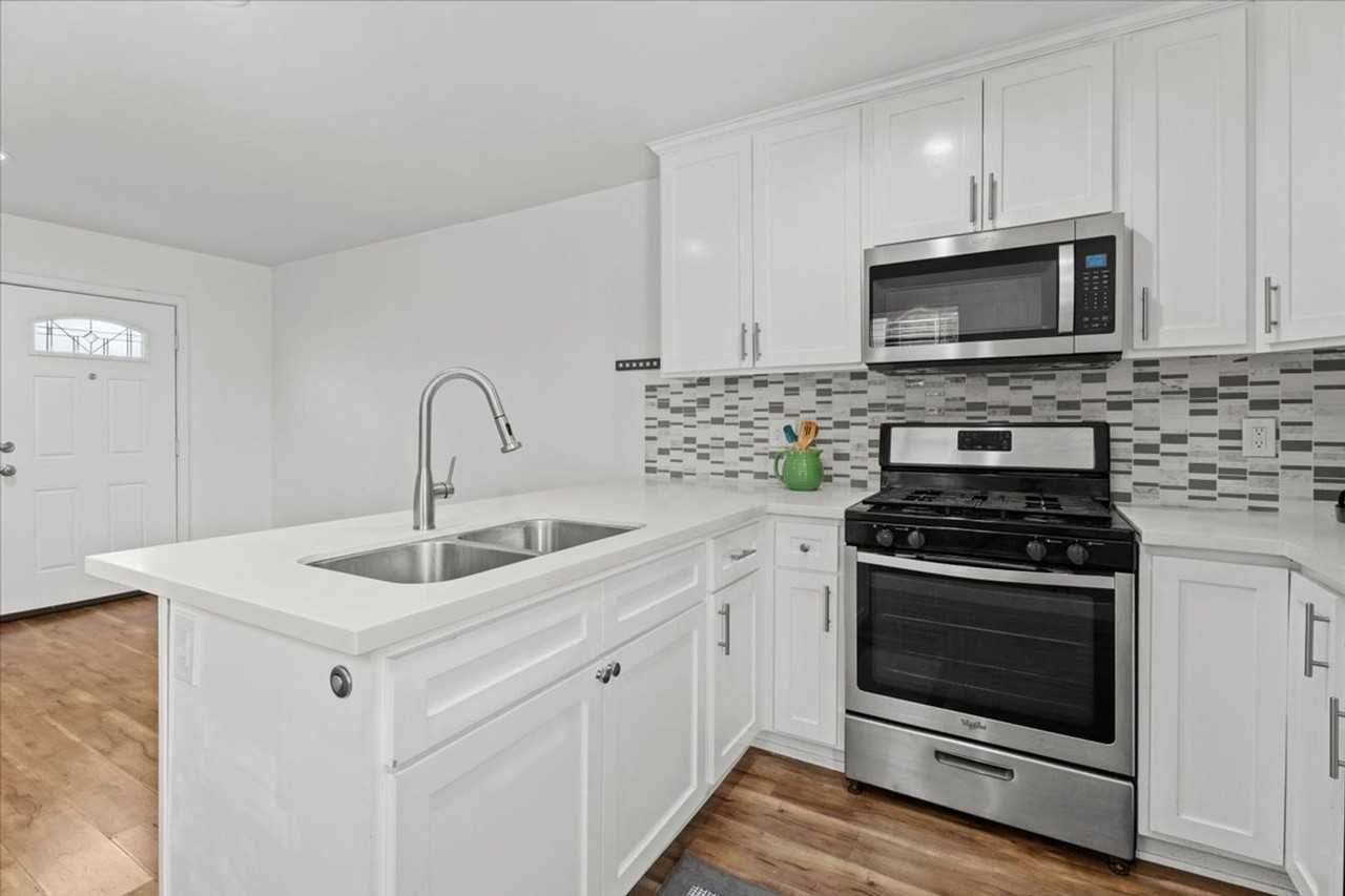 940 Marietta St - Photo 3 of 13