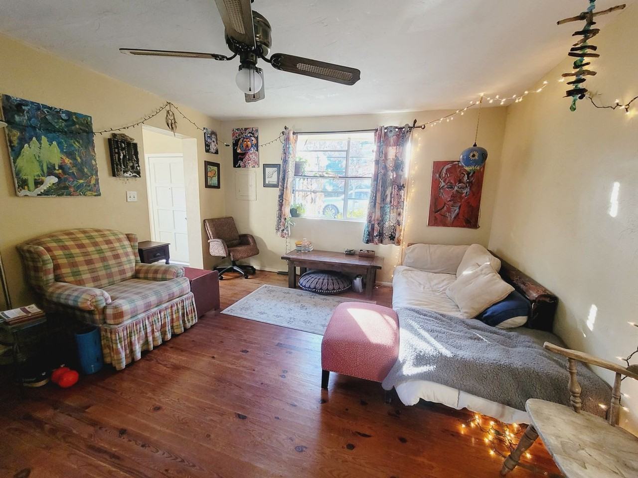 1121 Bennett St - Photo 2 of 19