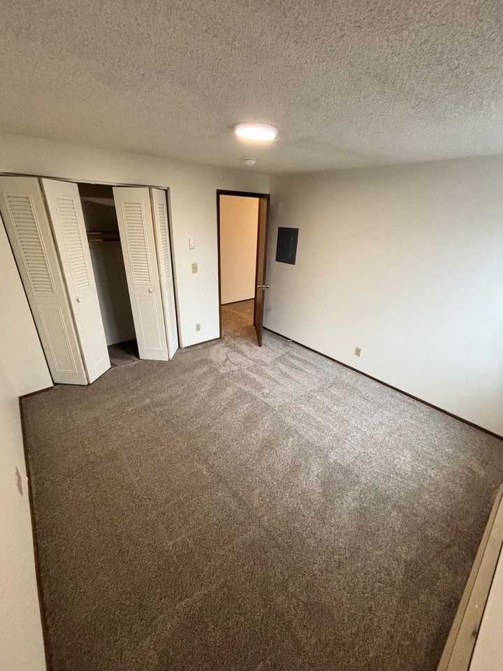 113 Hrubetz Rd Se Apt D - Photo 6 of 9