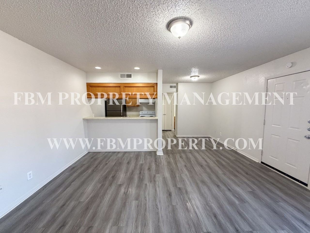 800 N Clay St #B - Photo 4 of 11