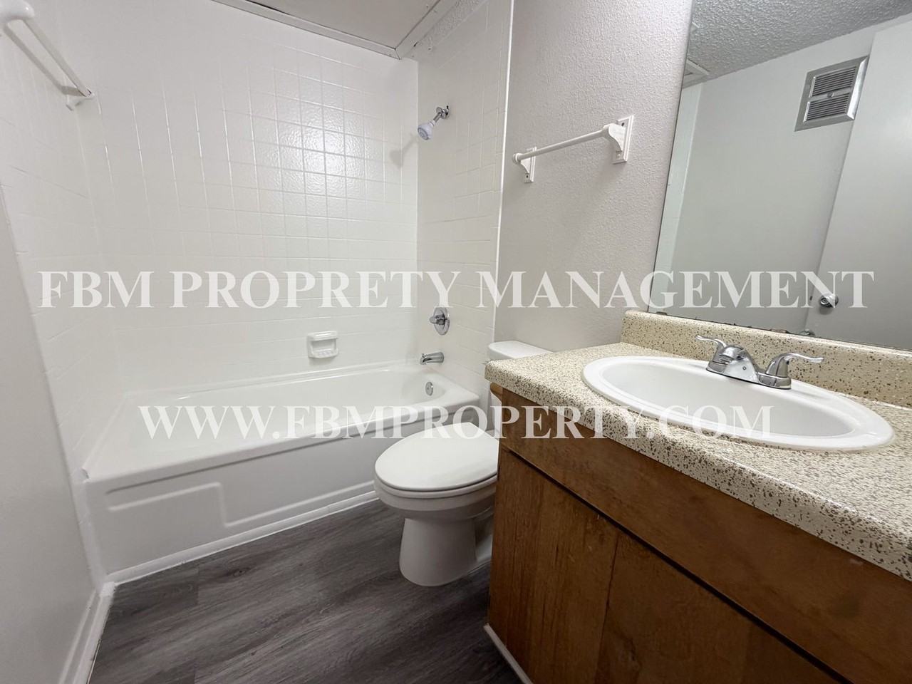 800 N Clay St #B - Photo 6 of 11