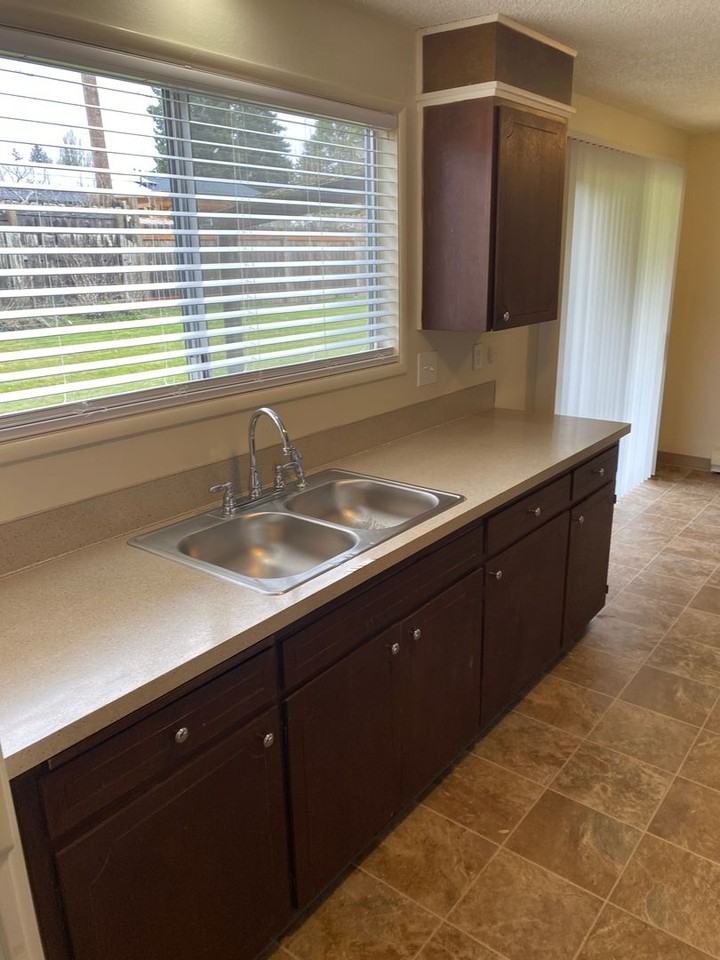 497 Nw Walnut Blvd - Photo 5 of 11