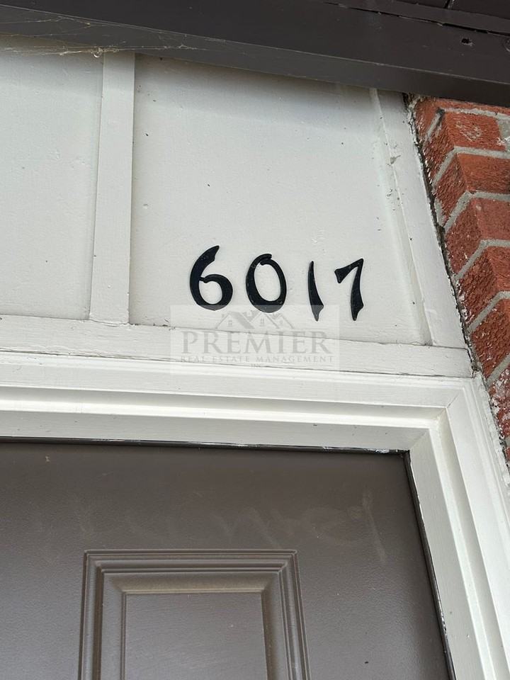 6017 Barton Dr - Photo 3 of 12