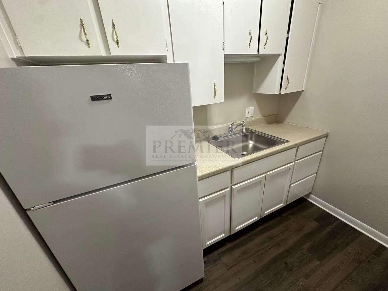 6017 Barton Dr - Photo 7 of 12