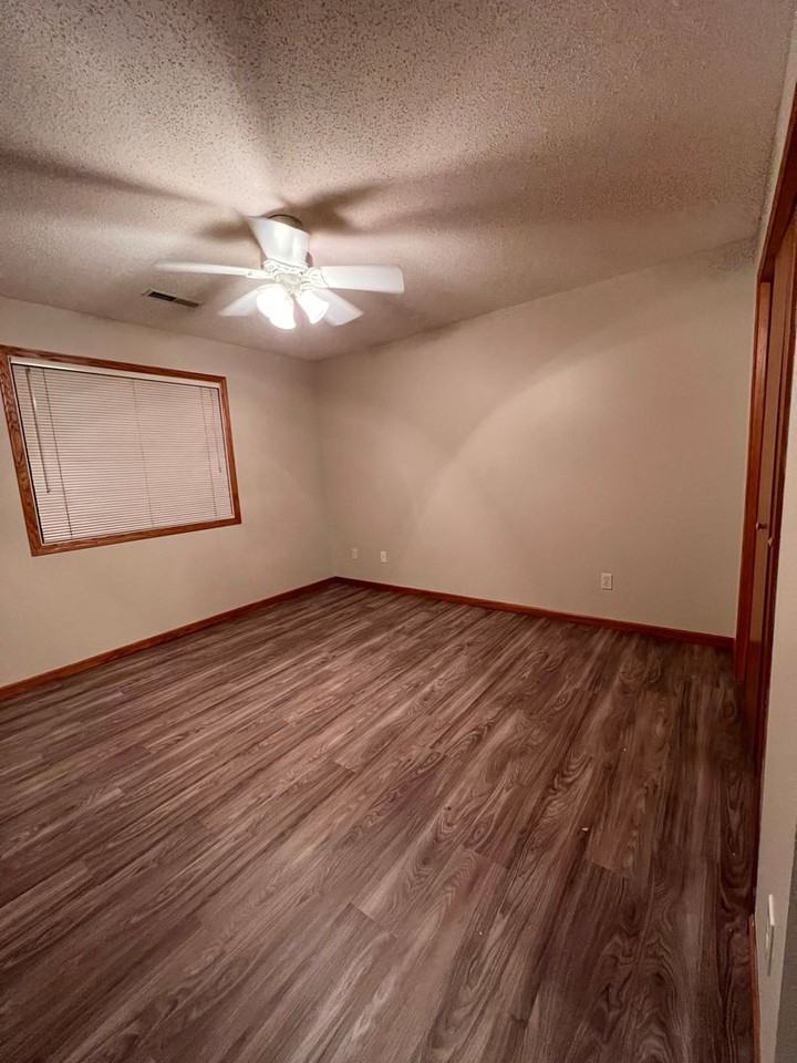 337 Williamsburg Pl Apt B - Photo 6 of 11