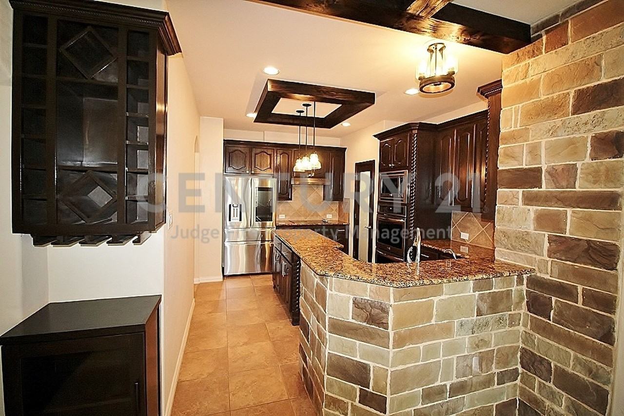 110 White Oak Ln - Photo 5 of 15