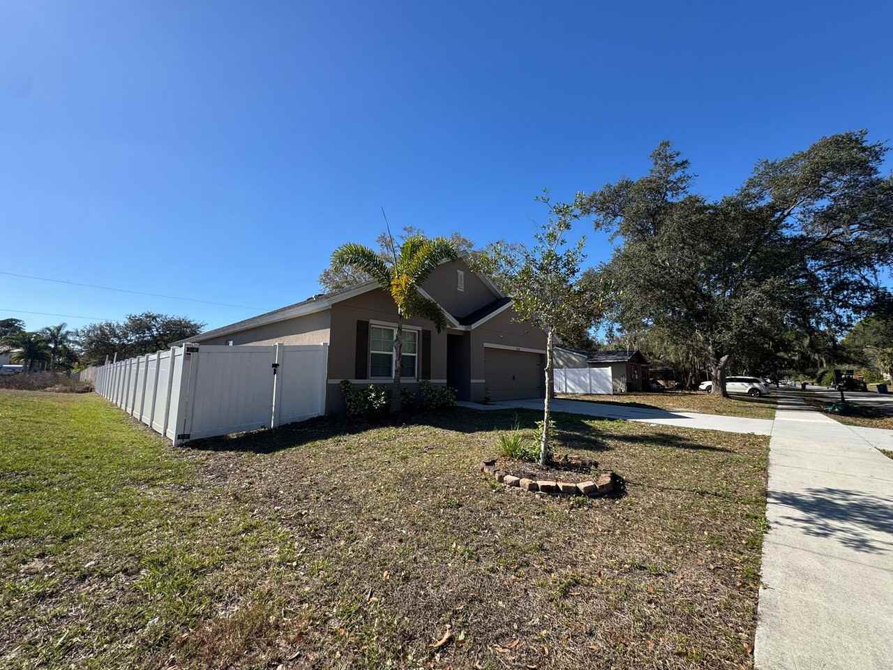 1028 Salina St Se - Photo 5 of 44