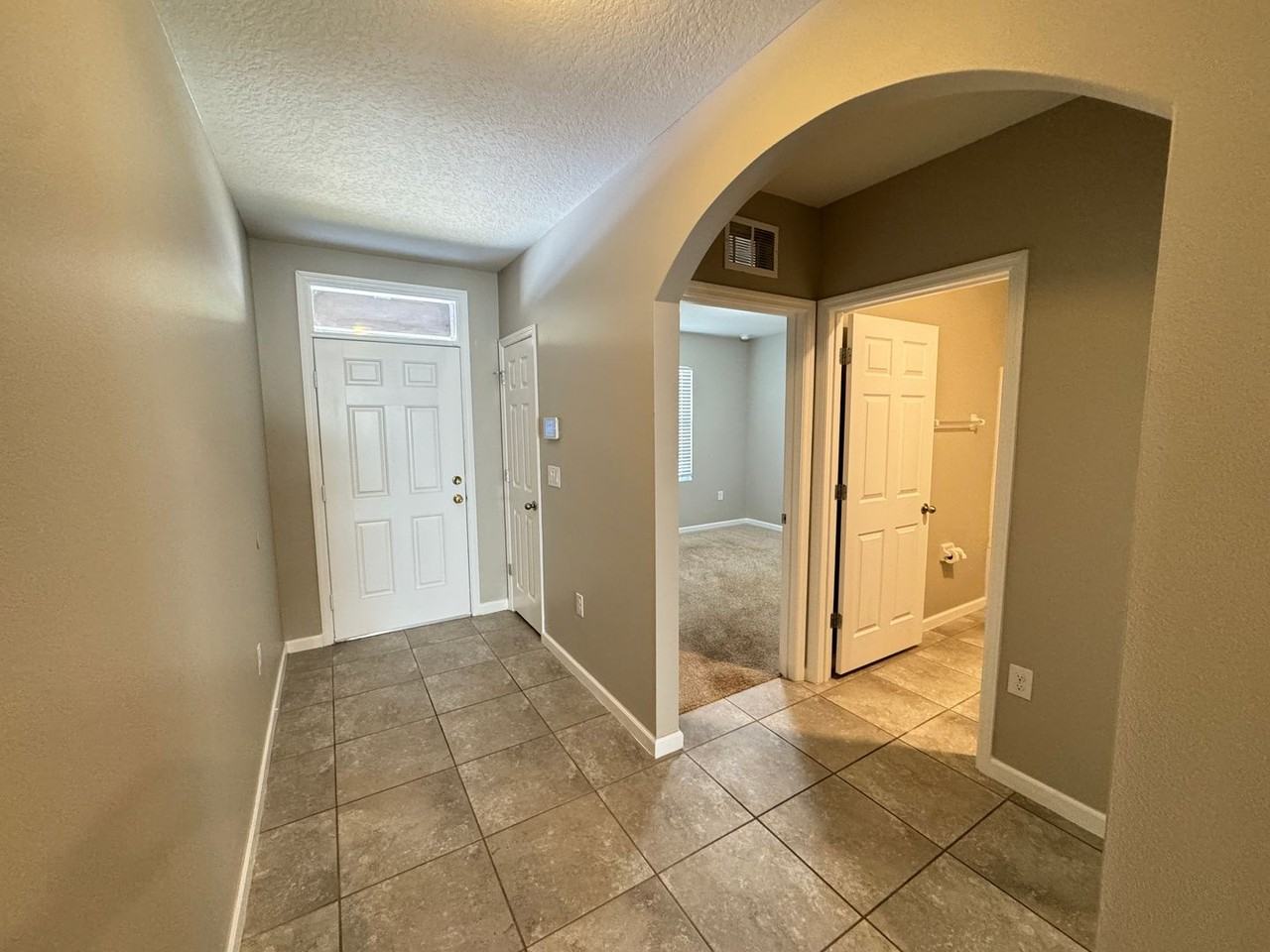 1028 Salina St Se - Photo 7 of 44