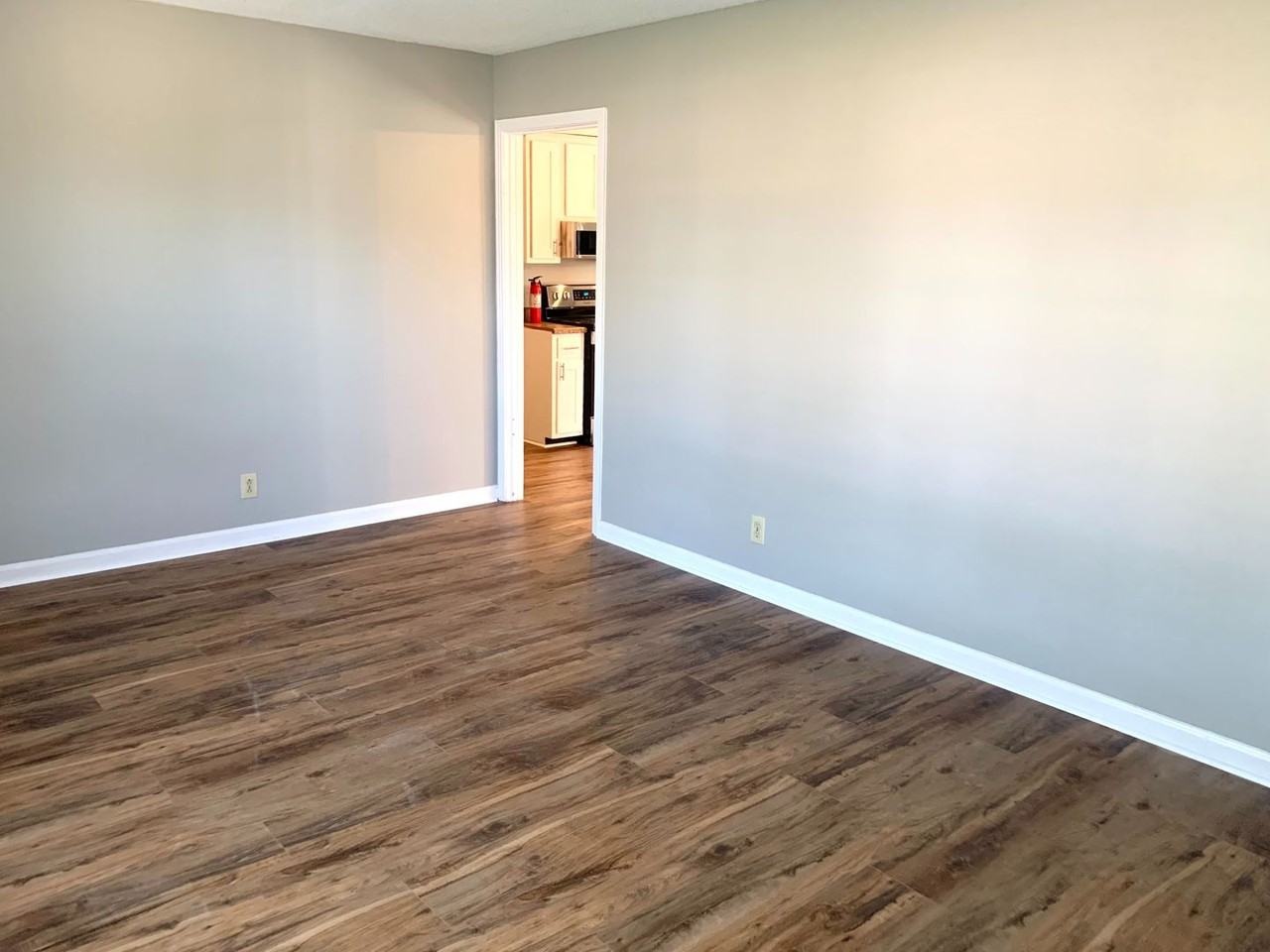 2425 Pendleton Dr - Photo 3 of 16