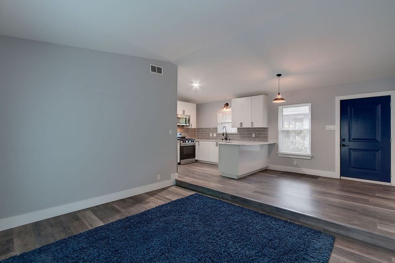 2305 Ventura Dr #B - Photo 6 of 20