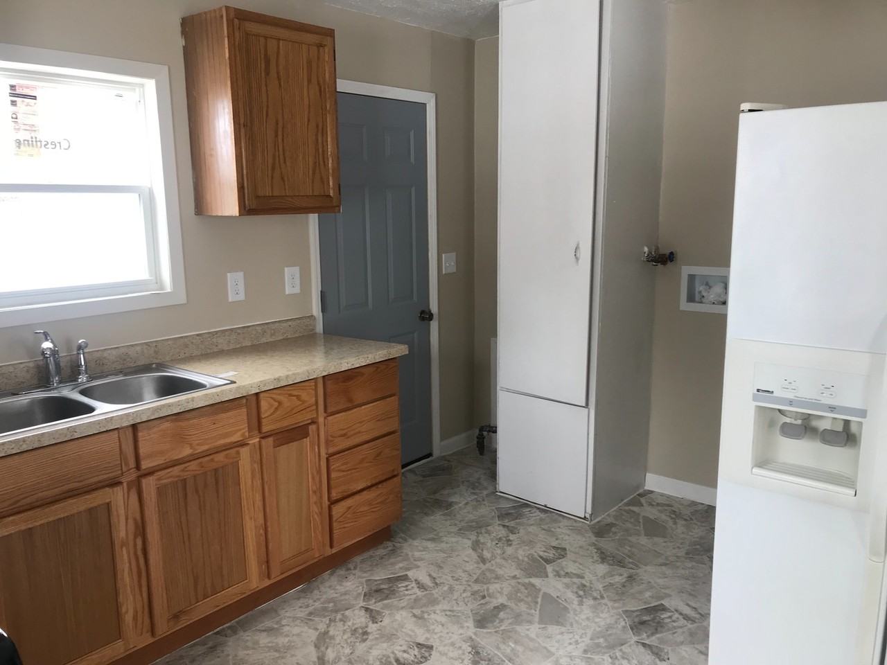 317 E 13th St - Photo 2 of 9