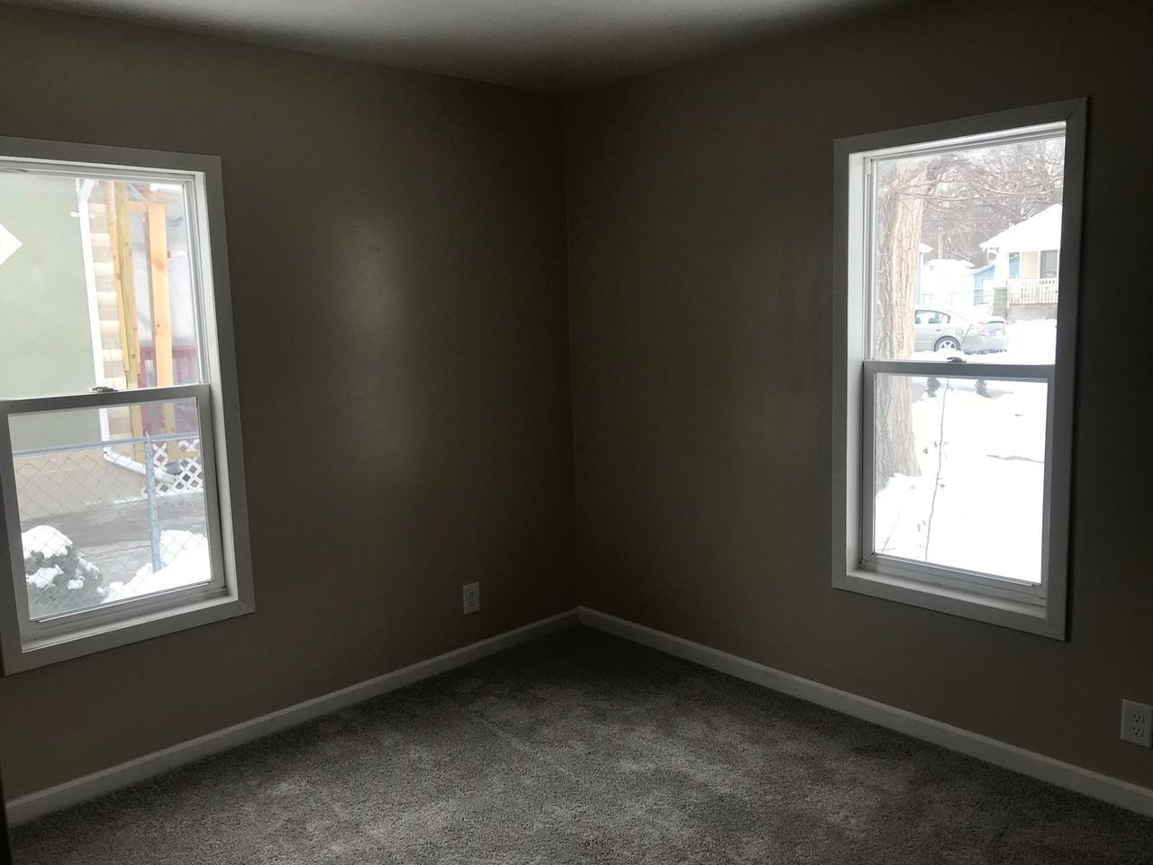 317 E 13th St - Photo 4 of 9