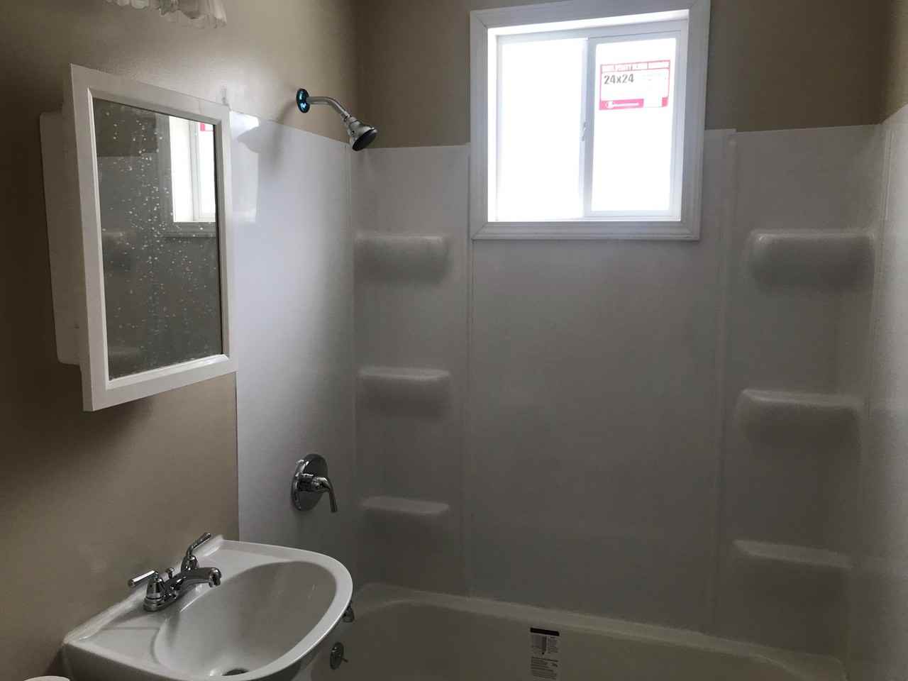 317 E 13th St - Photo 6 of 9