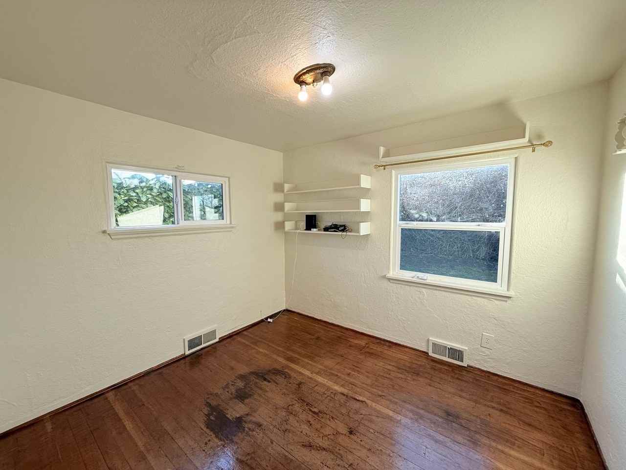 6727 35th Ave Sw - Photo 7 of 26