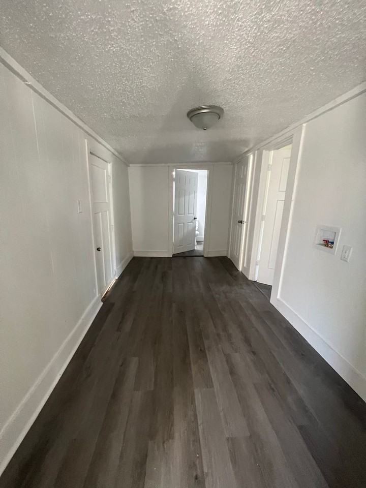 2009 N Park Ave - Photo 3 of 7