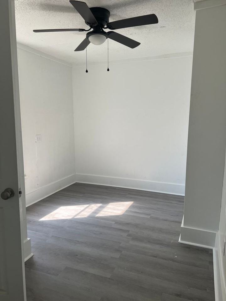 2009 N Park Ave - Photo 5 of 7