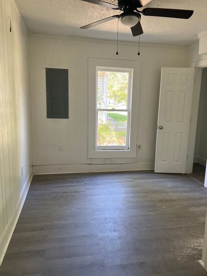 2009 N Park Ave - Photo 6 of 7