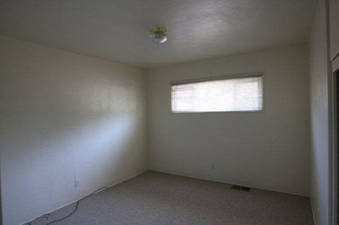 2049 Sierra Way - Photo 6 of 12